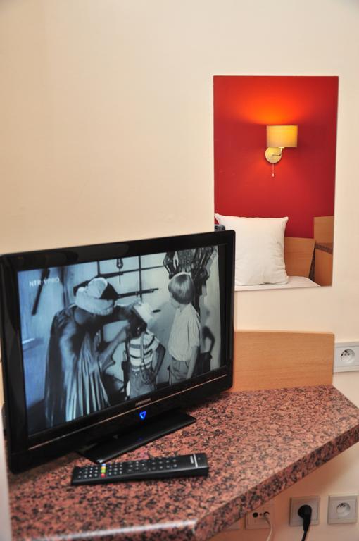 Afrit 28 Hotel Heusden-Zolder Quarto foto